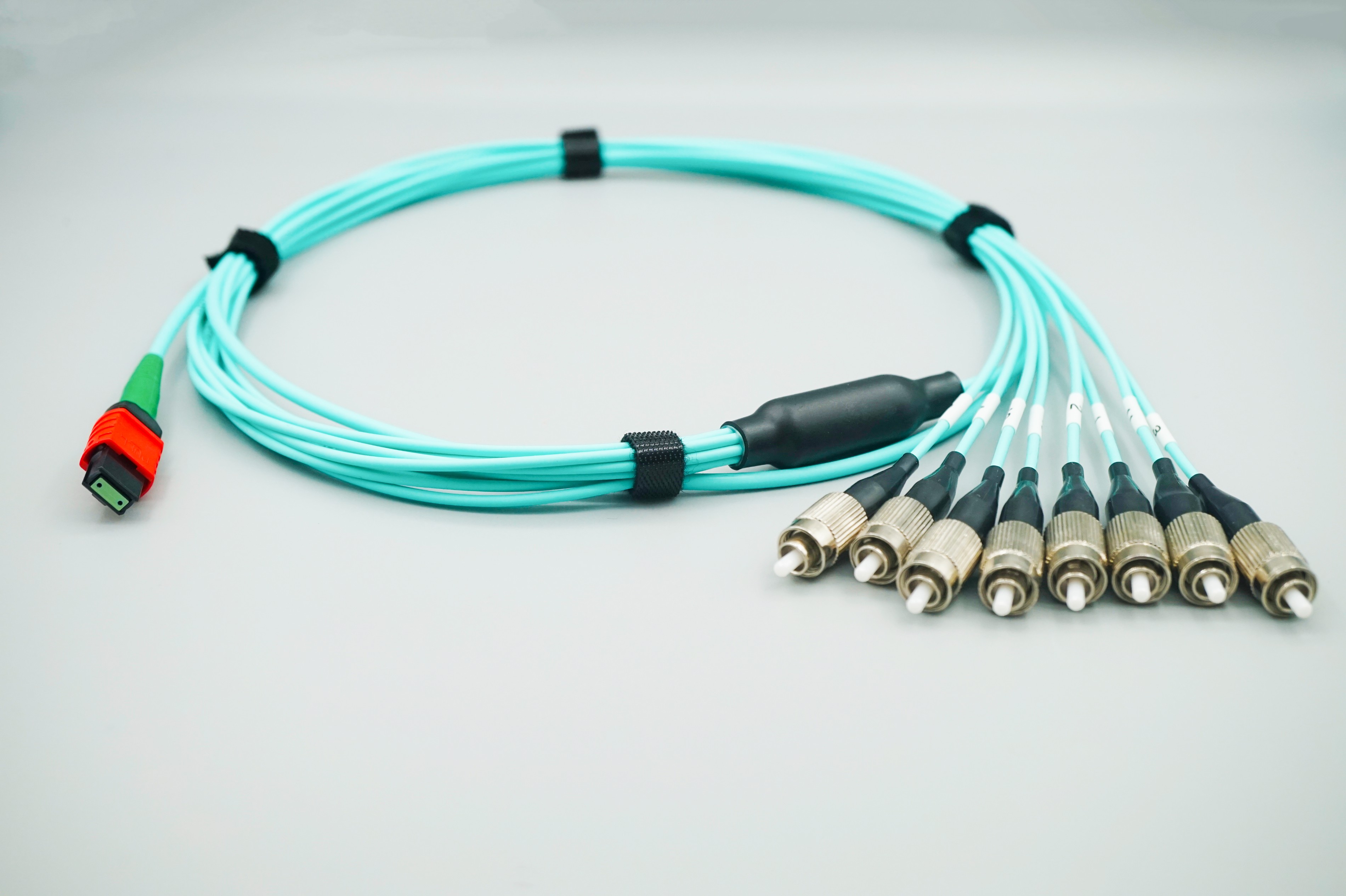 MM MNC Cable, MNC to MPO (8°),12ch
